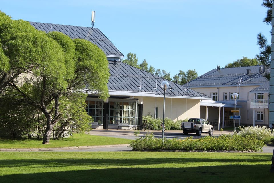 Property building, Facade/entrance, Day, Neighbourhood, Natural landscape, Summer, Garden, Garden, Business facilities, On site