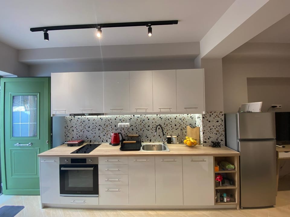 Central Studios Kalalamata Deluxe Apartment in Messenia