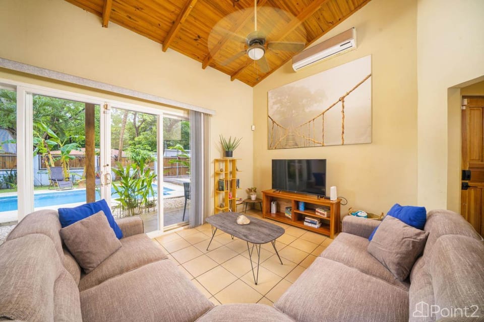 Beautiful 2-BR House Steps from the Beach House in Guanacaste Province
