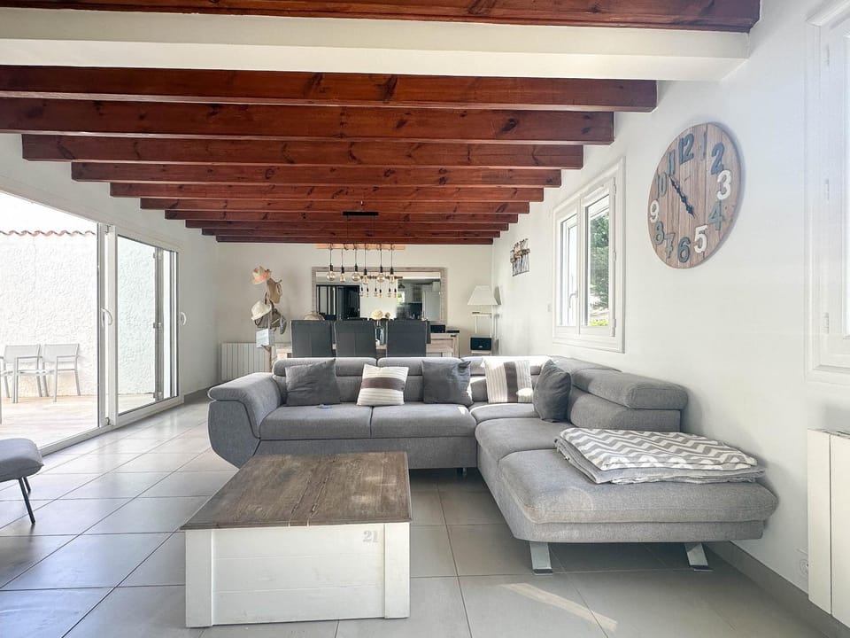 Belle villa T5 pour 8 pers. à La Palmyre – Proche mer, parking, WiFi - FR-1-705-76 House in Les Mathes