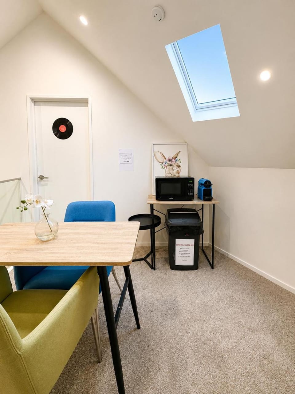 Cozy Top-Floor Stay with Private Bathrooms & Free Parking Bed and Breakfast in Auckland