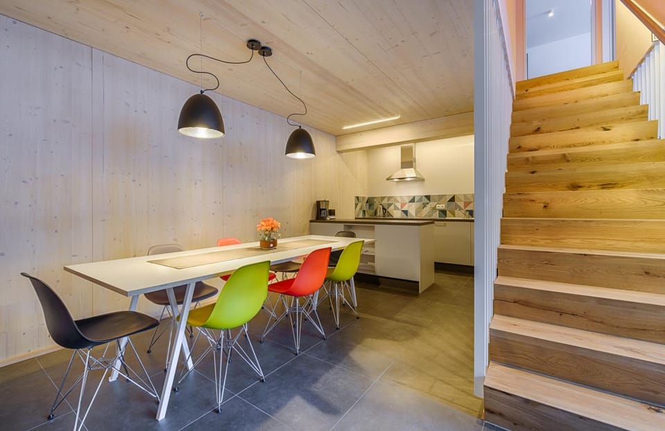 Kitchen or kitchenette, Dining area