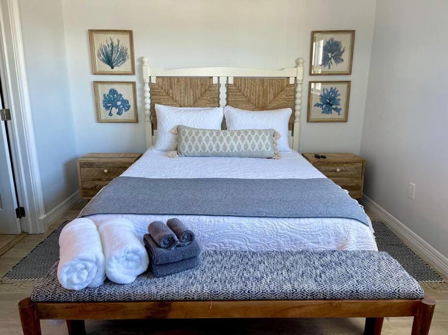 Be A Nomad - Jacksonville Beach - 2BR Townhome Steps to Shore - Sleeps 4 Apartment in Jacksonville Beach