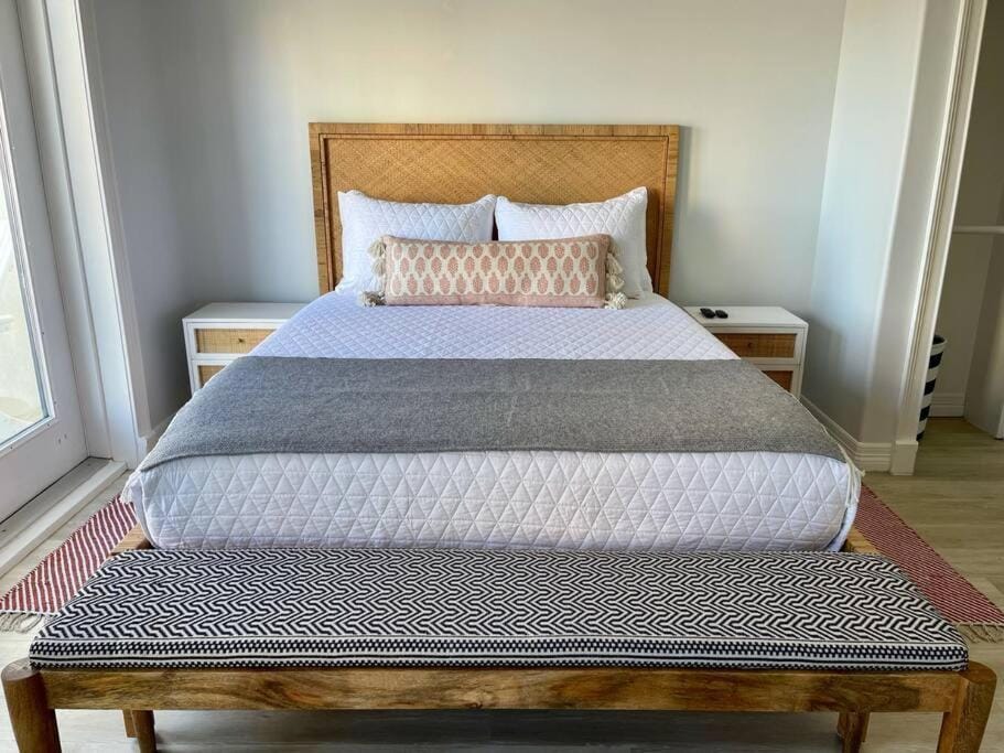 Be A Nomad - Jacksonville Beach - 2BR Townhome Steps to Shore - Sleeps 4 Apartment in Jacksonville Beach