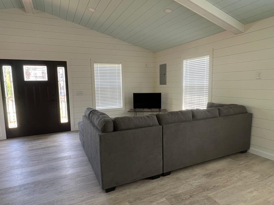 Communal lounge/ TV room, Living room, Seating area