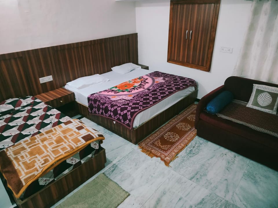 Laxmanji villas Villa in Gujarat