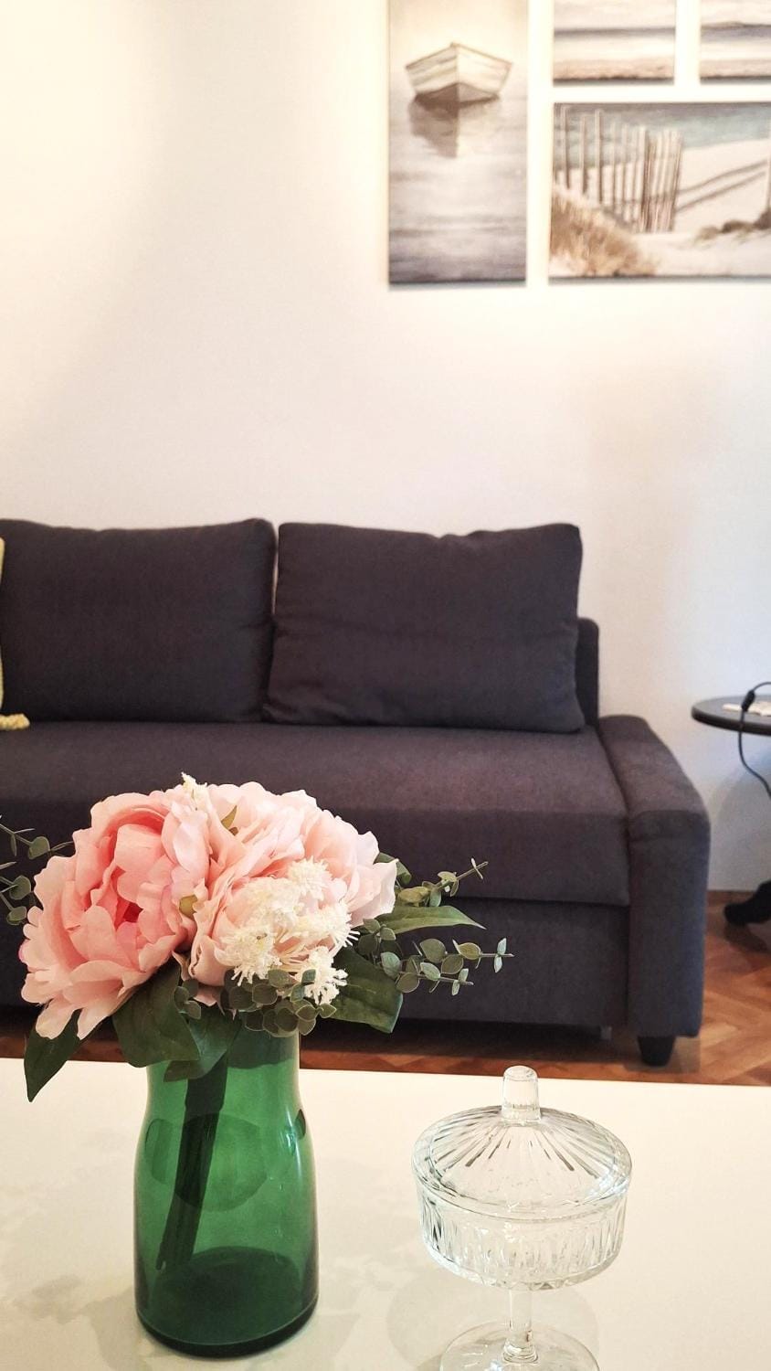 Living room, Decorative detail, Seating area