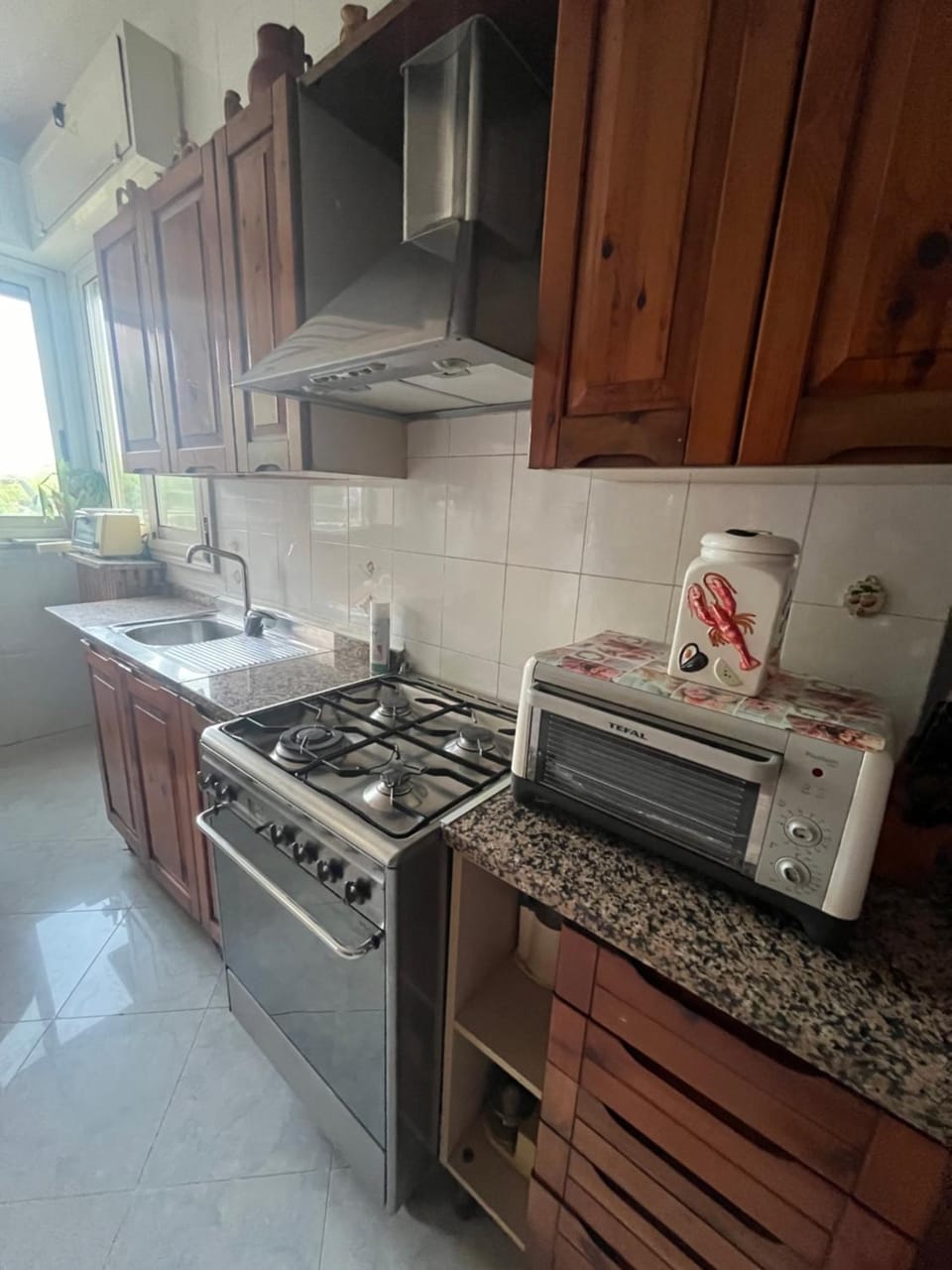 Kitchen or kitchenette, pet friendly, stove