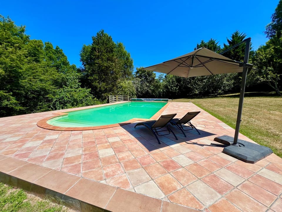 Belle maison ancienne en Perigord avec piscine House in Occitanie