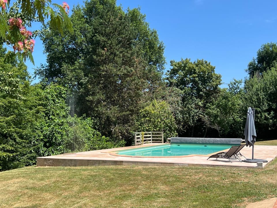 Belle maison ancienne en Perigord avec piscine House in Occitanie