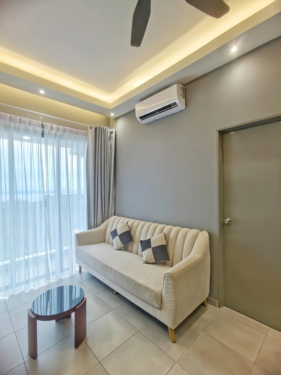 Living room, Photo of the whole room, Seating area, air conditioner