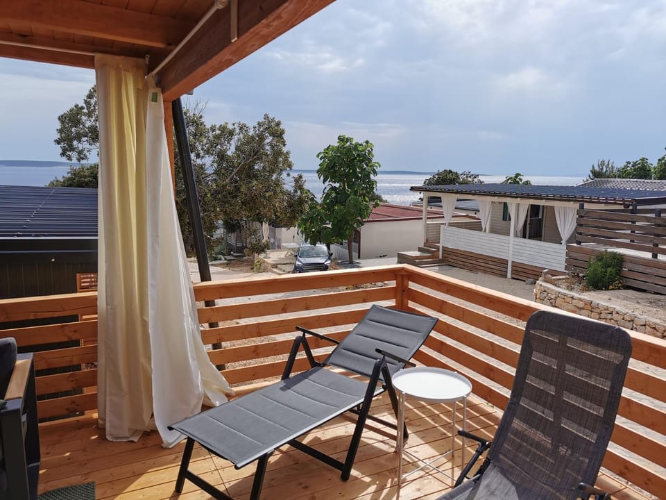 Balcony/Terrace, sunbed