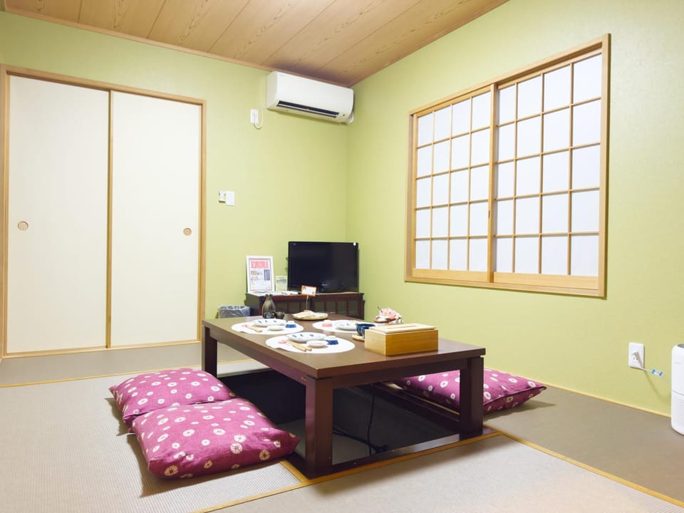 TV and multimedia, Living room, Dining area