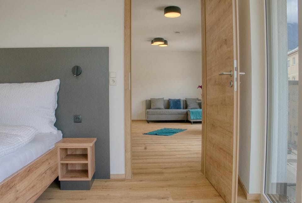 myQuartier City Chalets digital self check in Apartment hotel in Innsbruck