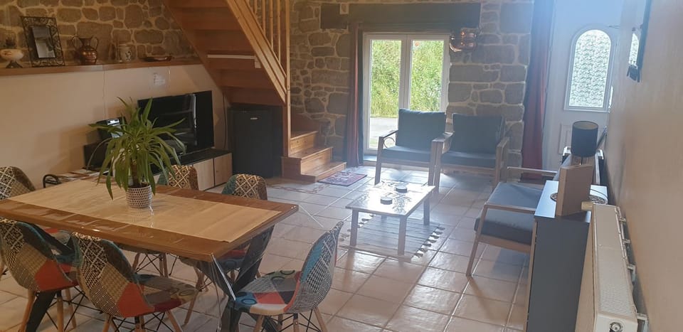 TV and multimedia, Living room, Dining area