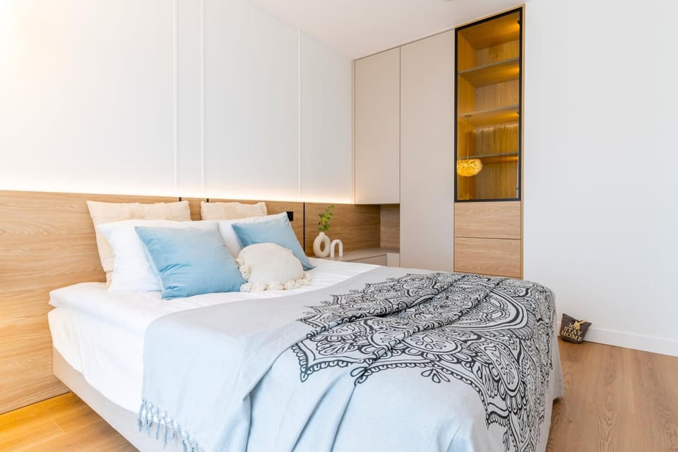 Bedroom, wardrobe
