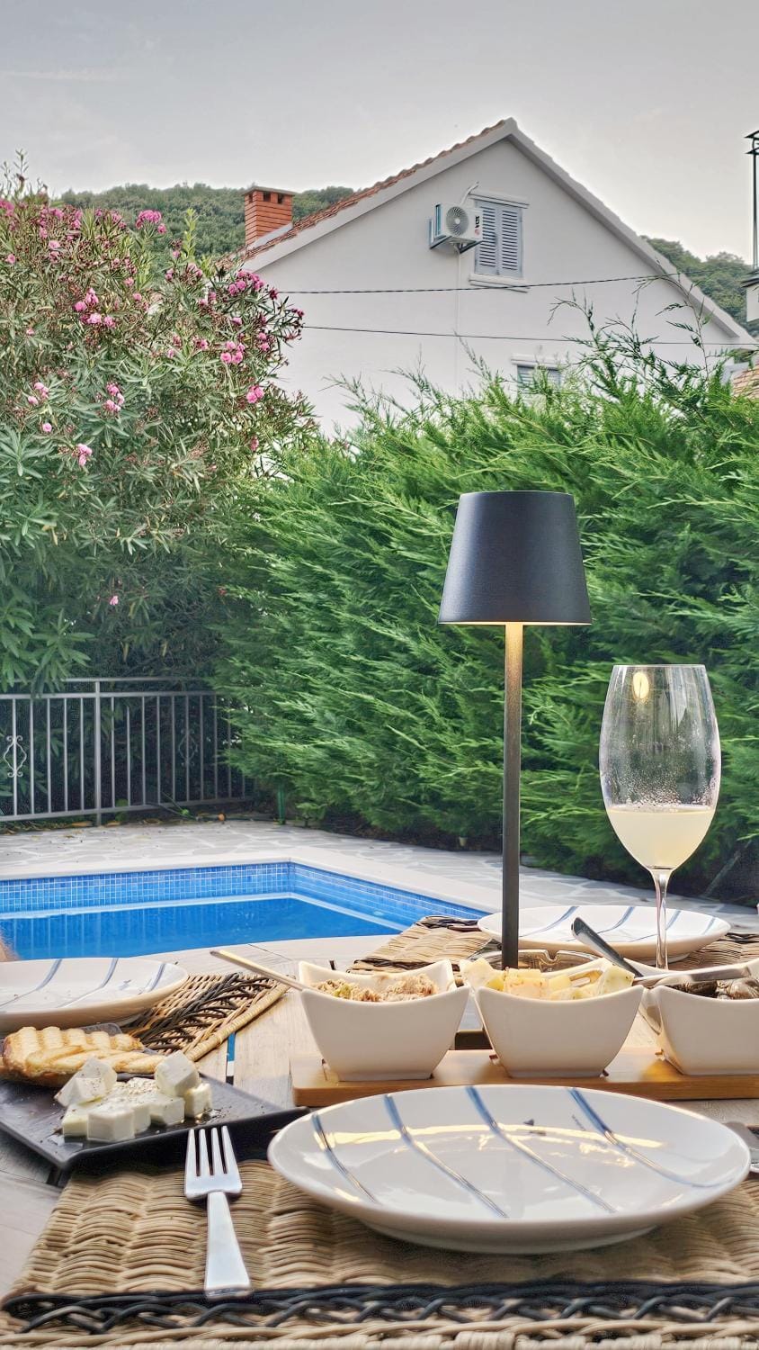 Patio, Day, Garden, Garden view, Pool view, Swimming pool, sunbed