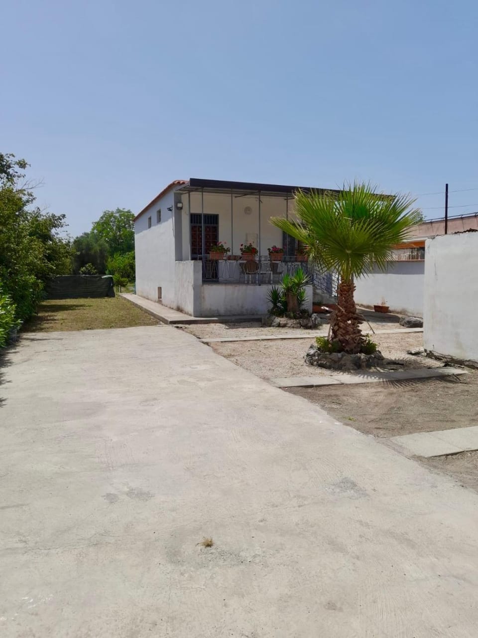 Property building, Facade/entrance, Parking
