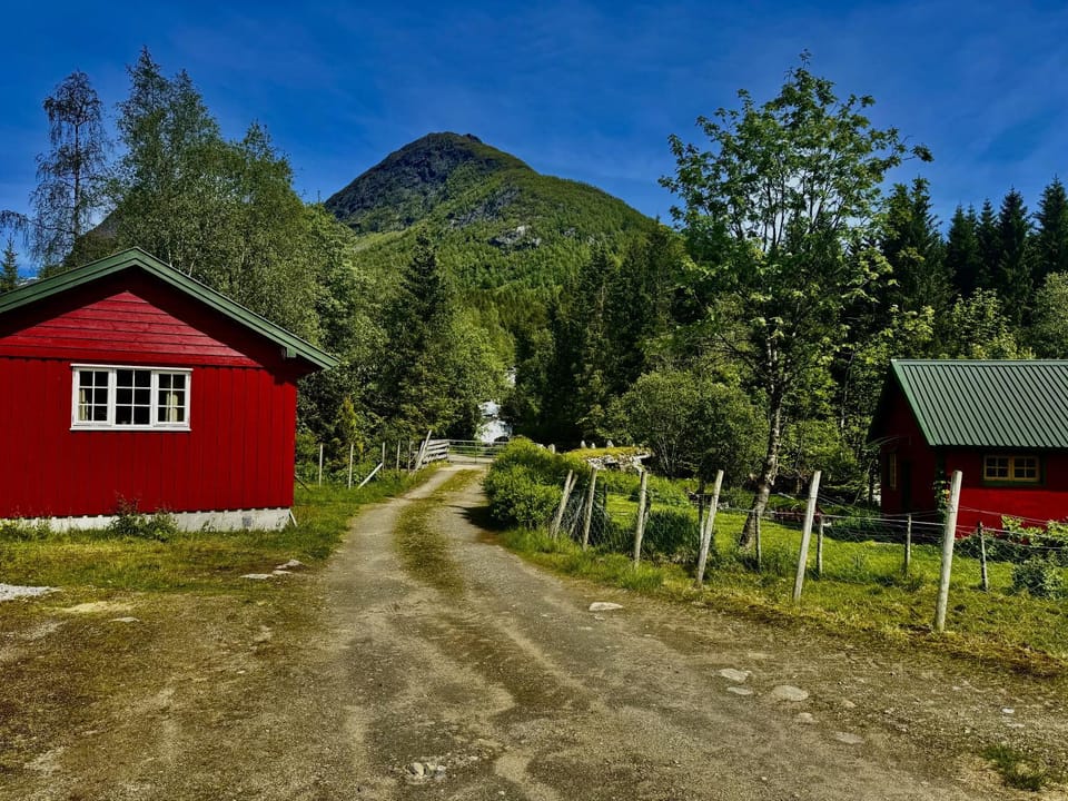 Property building, Spring, Day, Neighbourhood, Natural landscape, Mountain view