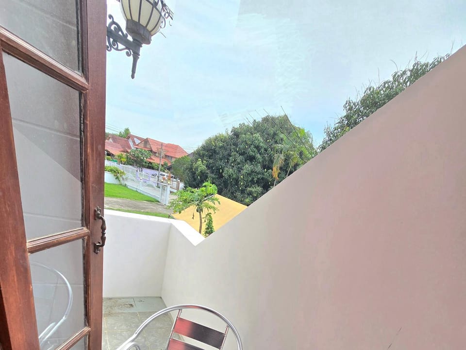 cozy H2 Apartment in Chon Buri Changwat