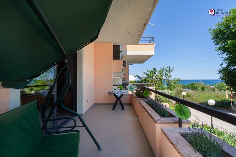 Patio, Day, Natural landscape, View (from property/room), Balcony/Terrace, Evening entertainment, Sea view