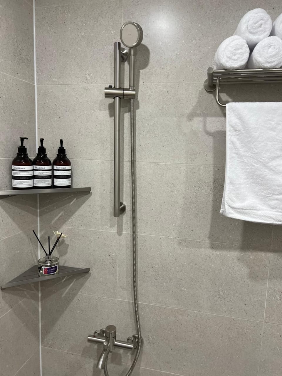 Shower, Bathroom, towels