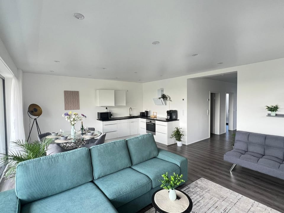 Kitchen or kitchenette, Living room, Seating area, Dining area, pet friendly, stove