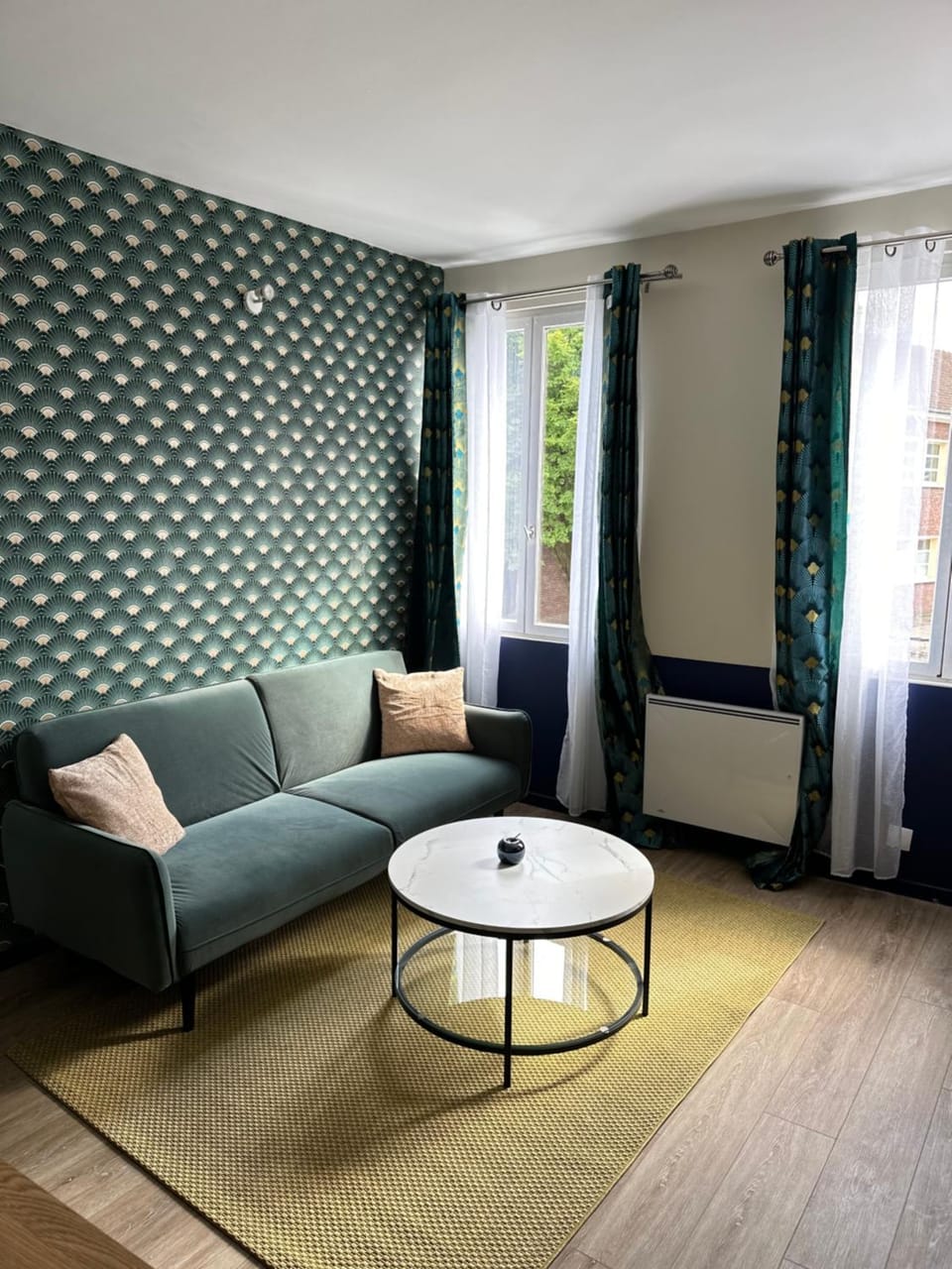 Living room, Photo of the whole room