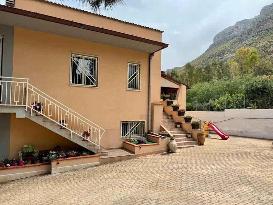 Property building, Garden