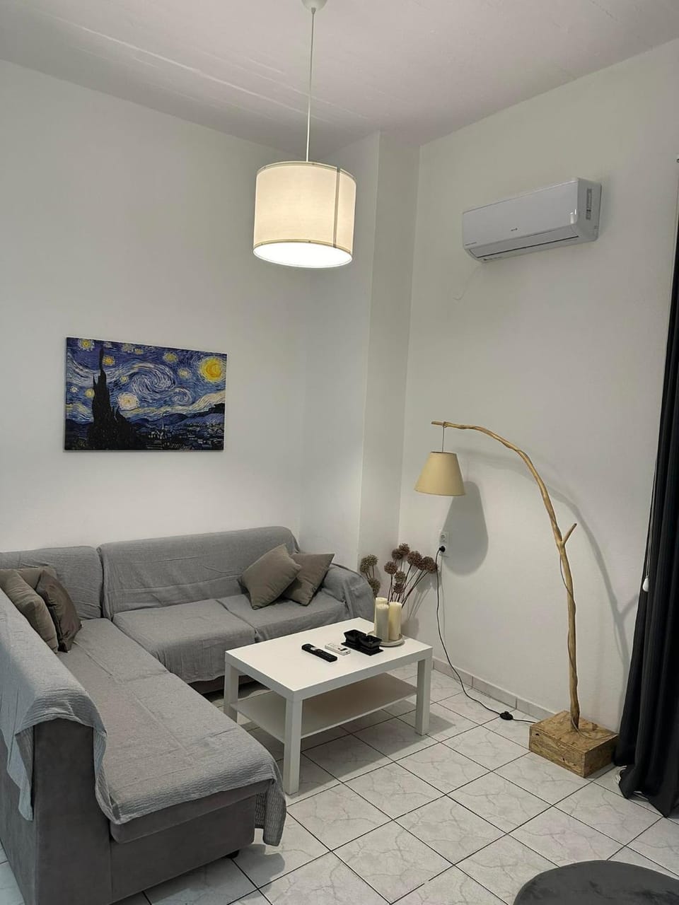 Living room, Seating area, air conditioner