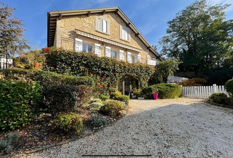 Property building, Garden, Garden view