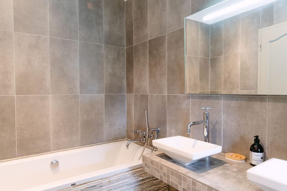 Bathroom, Bath, towels