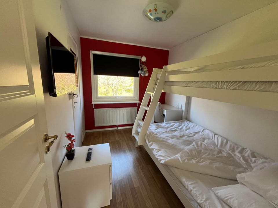 TV and multimedia, Bedroom, bunk bed