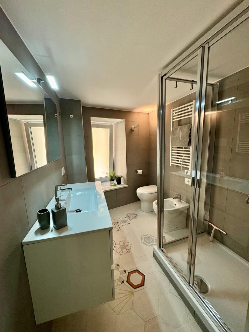 Shower, Bathroom, City view, City view