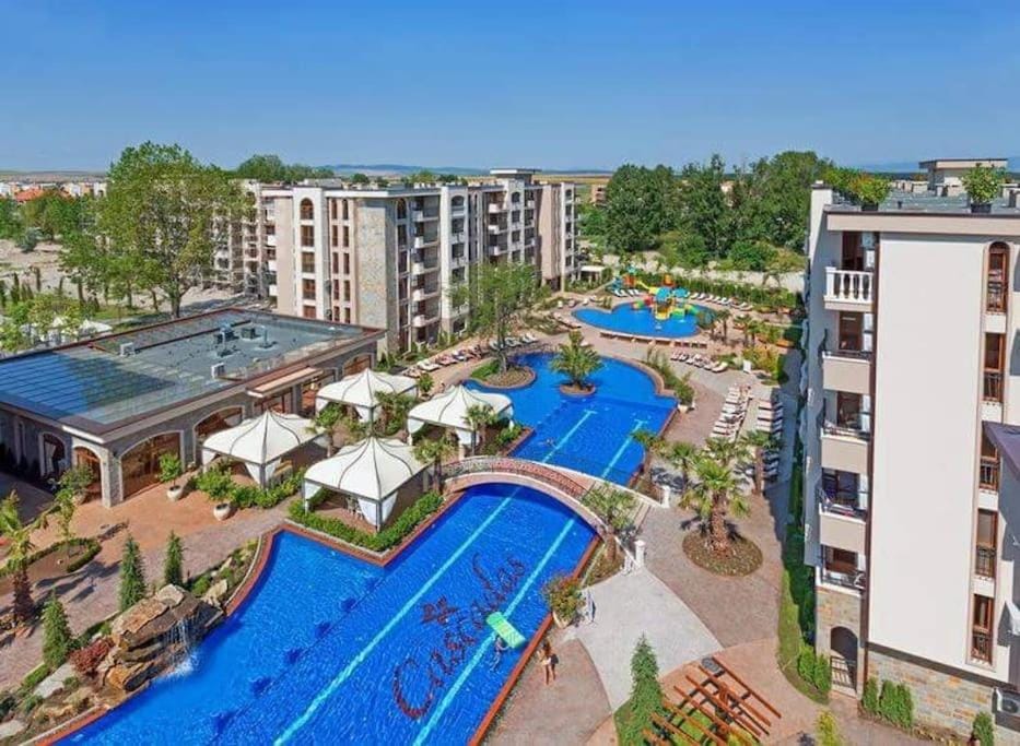 Bird's eye view, Swimming pool