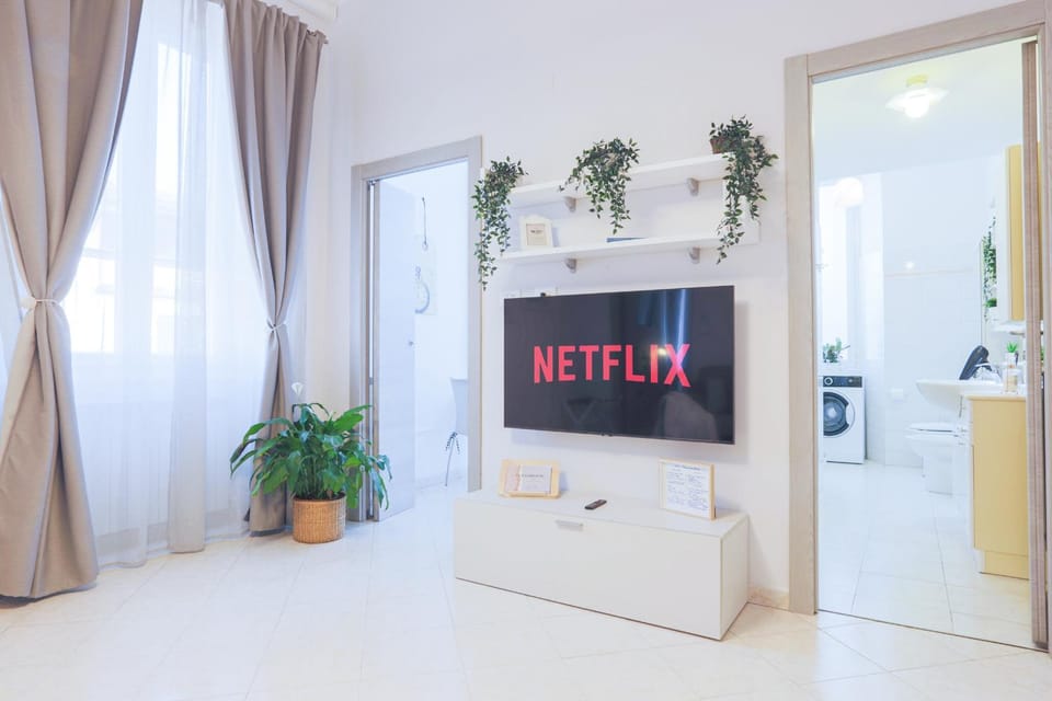 Communal lounge/ TV room, TV and multimedia