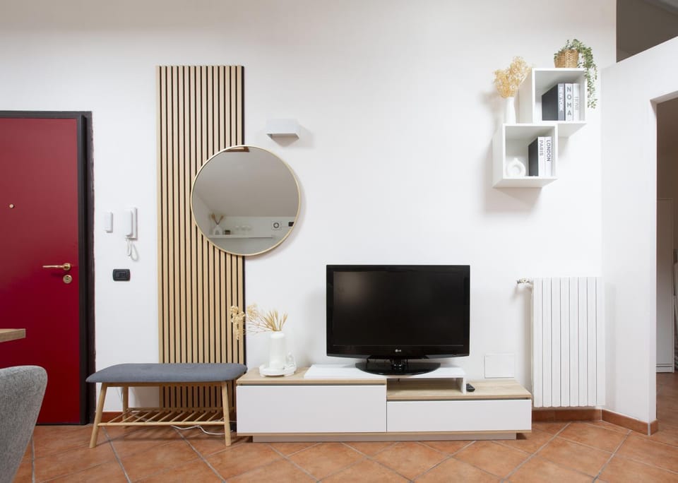 TV and multimedia, Living room, Seating area, Evening entertainment