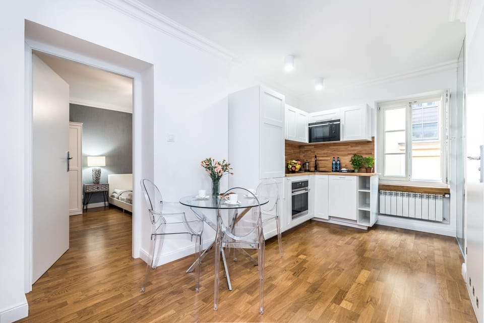 Kitchen or kitchenette, Seating area, Dining area, oven, stove, kitchen