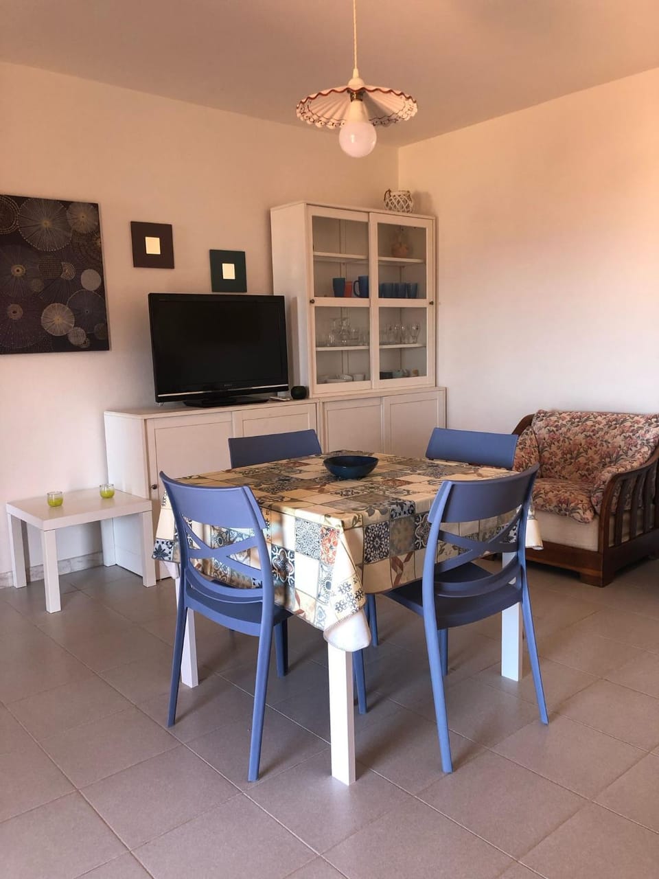 TV and multimedia, Living room, Dining area