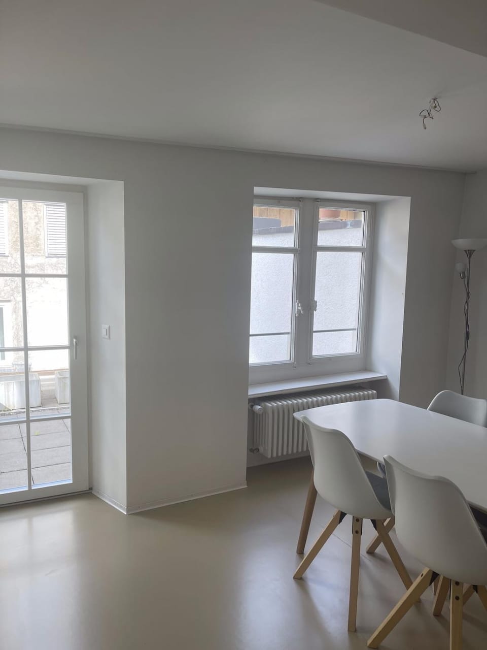 Seating area, Dining area, heating