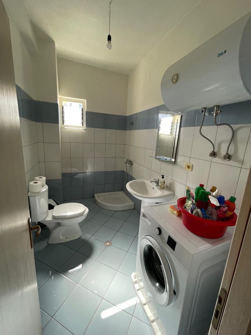 Toilet, Bathroom, washing machine