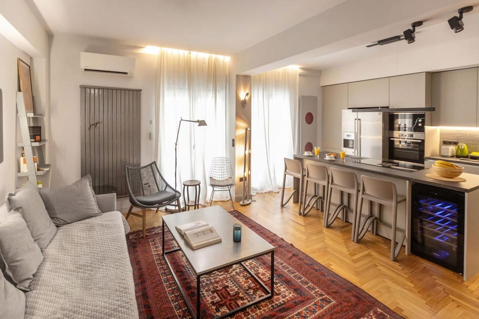 Kitchen or kitchenette, Living room, Seating area, Dining area, oven, stove, air conditioner