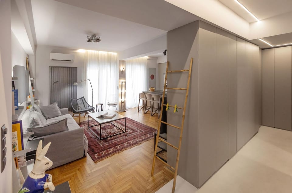 TV and multimedia, Living room, Seating area, wardrobe