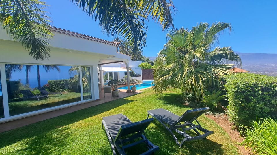Garden, Mountain view, sunbed