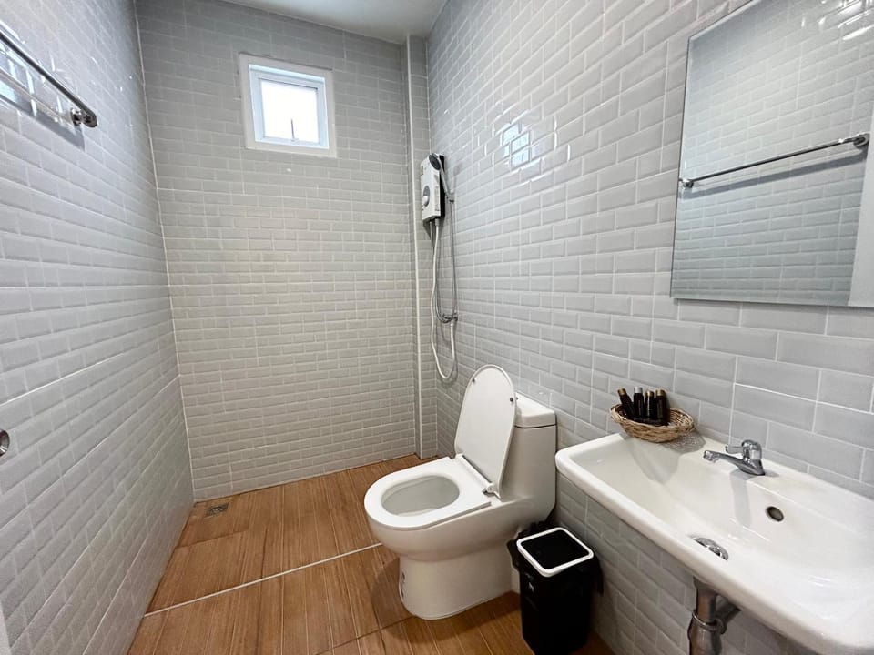 Shower, Toilet, Bathroom, bidet