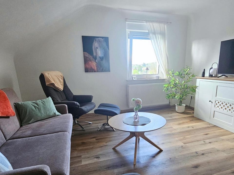 Living room, Photo of the whole room, Mountain view