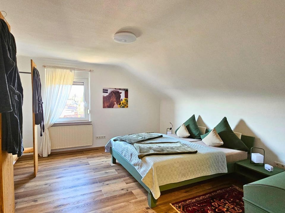 View (from property/room), Photo of the whole room, Bedroom