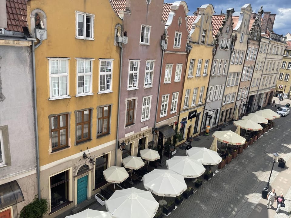 Day, Neighbourhood, City view, Street view