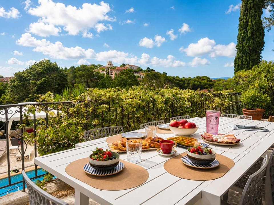 Luxury Getaway - Modern Villa with pool and AC Villa in Mougins