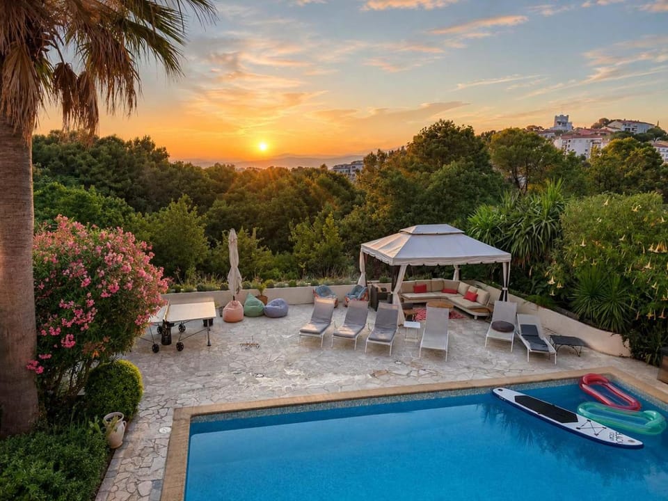 Luxury Getaway - Modern Villa with pool and AC Villa in Mougins